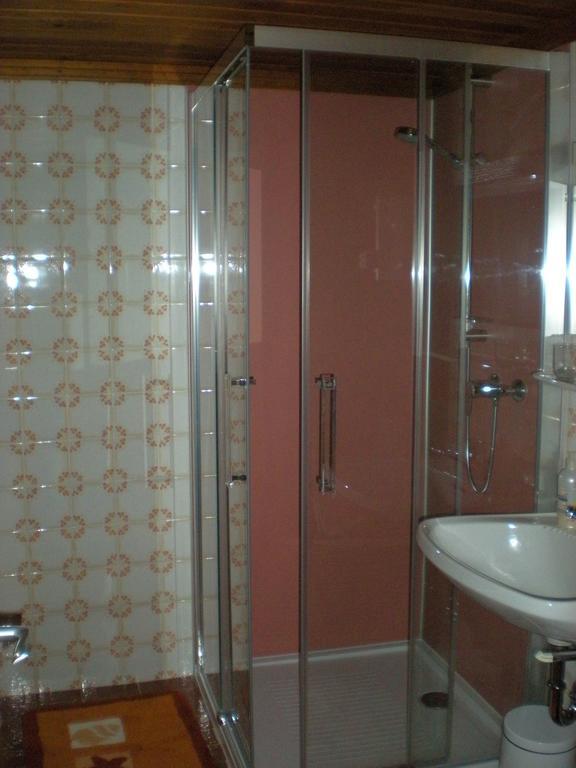 Haus Schwaighofer Apartamento Neukirchen am Großvenediger Exterior foto