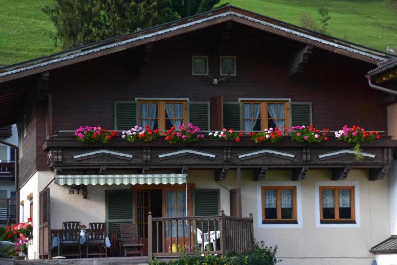 Haus Schwaighofer Apartamento Neukirchen am Großvenediger Exterior foto